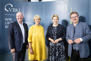 Markus Voigt, Claudia Große-Leege, Franziska Giffey und Carsten Busch beim VBKI-Symposium an der HTW Berlin © VBKI/Inga Haar
